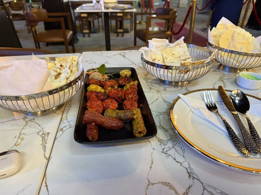 مطعم بيراديز الهندي - العليا peradiz — photo 4
