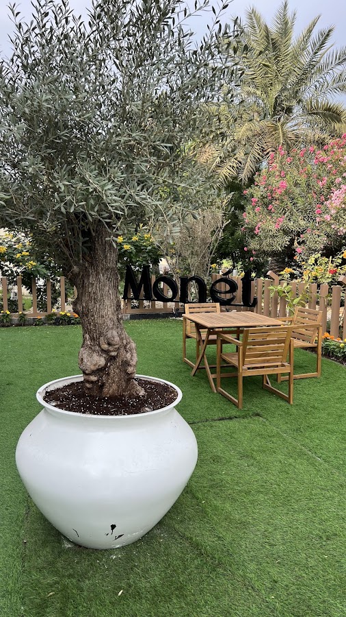 Monet Cafe — photo 3