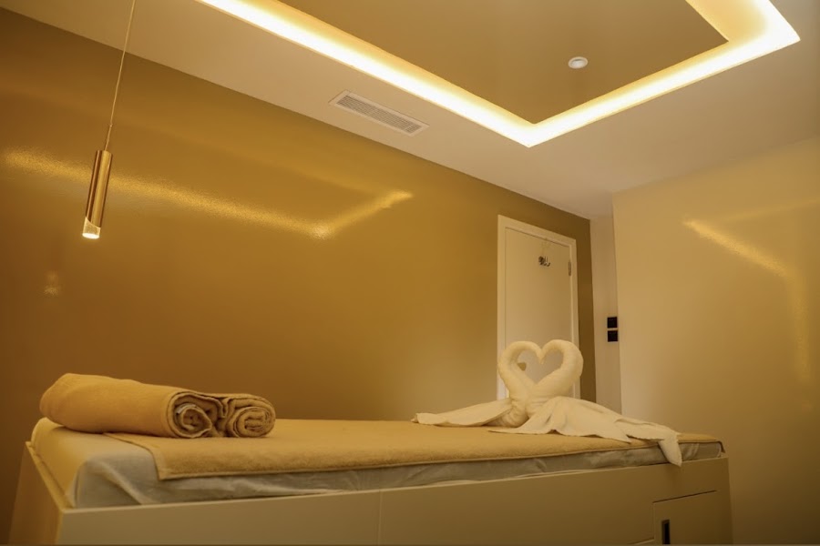 Massage & Spa