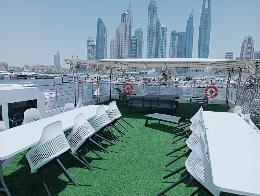 Private Yacht Rental Dubai - Jet Ski, Jet Car & Flyboard Rental