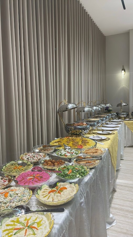 Restaurants reported the evening of concerts and open buffet