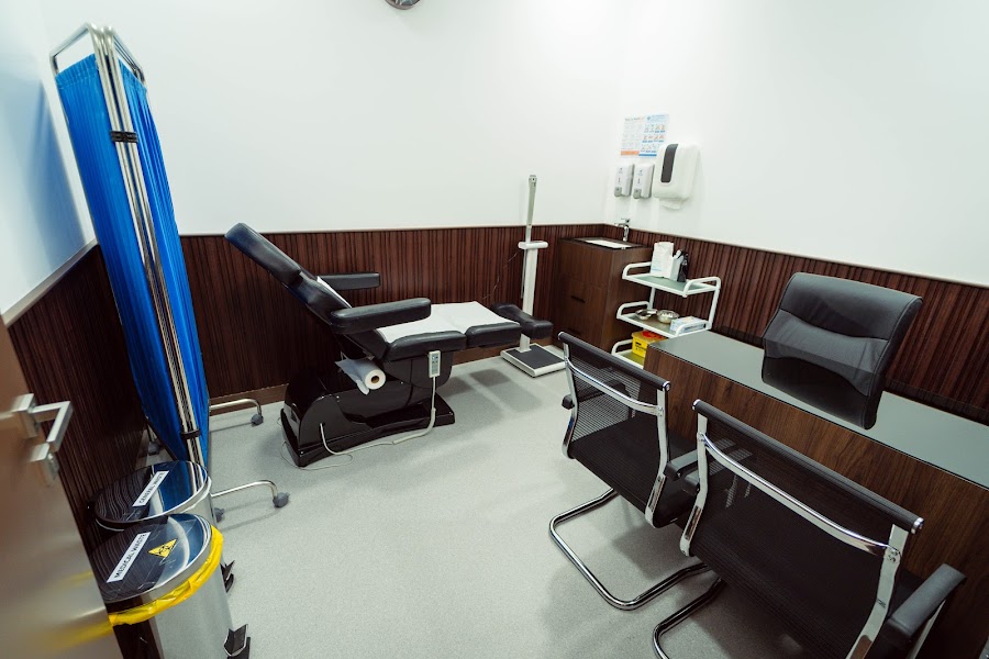 Glow Aesthetics Dermatology Clinic - Burjuman