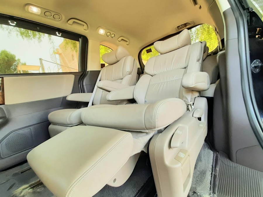 Prominent Limousine, Abu Dhabi. Carro Limusina تاكسي ليموزين في ابوظبي دبي الاما — photo 3