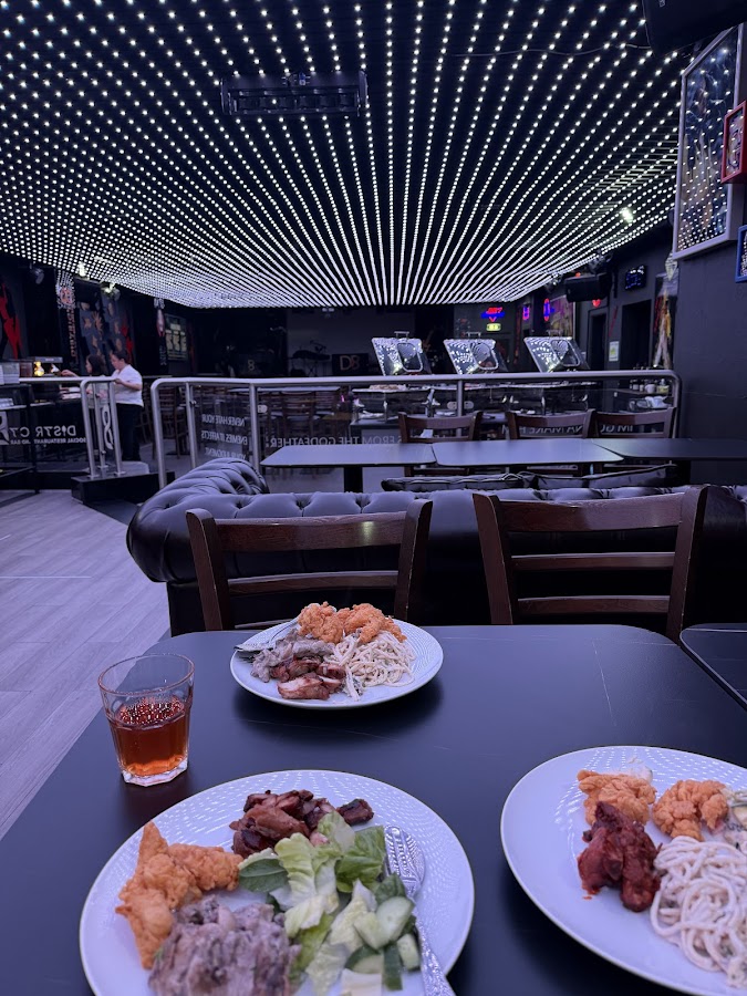 District 8 Restobar Abu Dhabi — photo 4