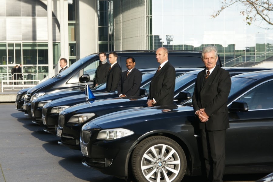 Unique world Limousine Doha,Qatar يونيك ورلد ليموزين سيرفيسيس الدوحة قطر — photo 4