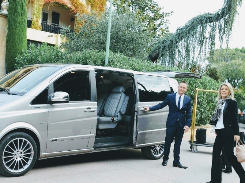 Unique world Limousine Doha,Qatar يونيك ورلد ليموزين سيرفيسيس الدوحة قطر — photo 5