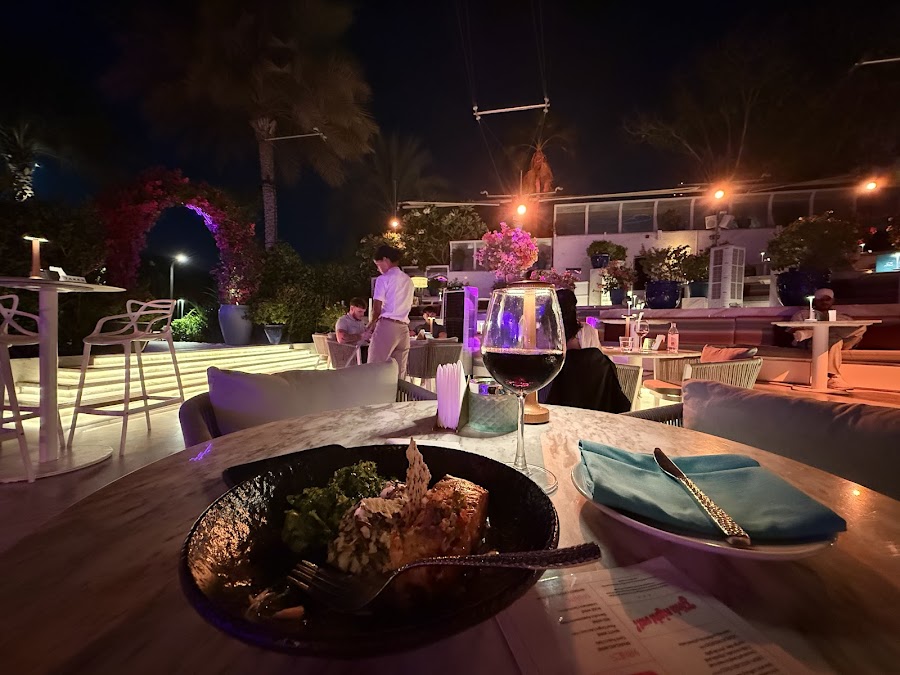 Praia | Beach Restaurant & Lounge | FIVE Palm Jumeirah — photo 5