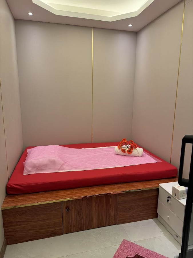 Lucky Spark Spa Massage