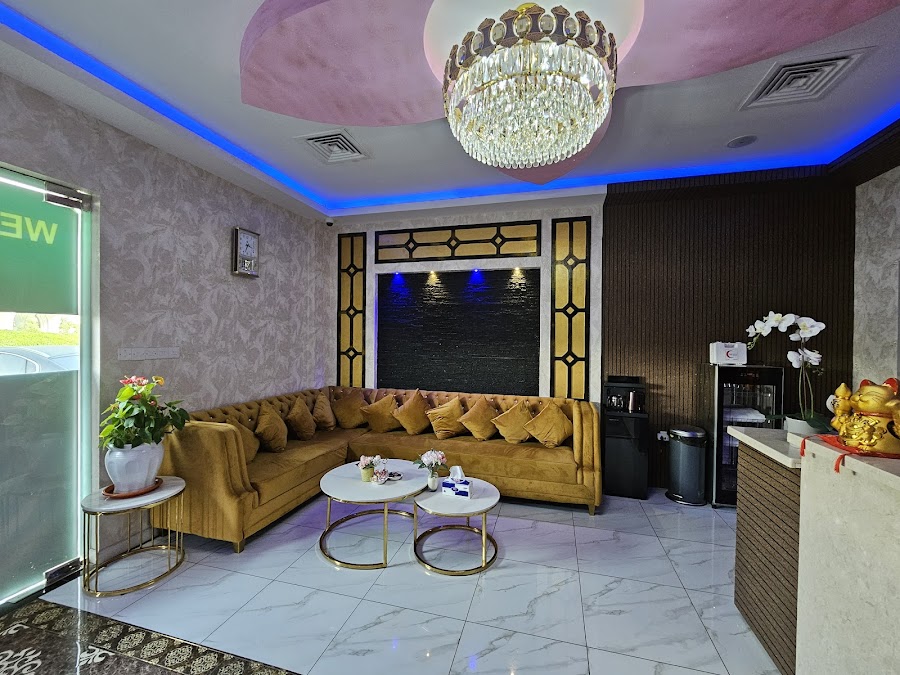 GOLDEN SEVEN SPA MASSAGE — photo 4