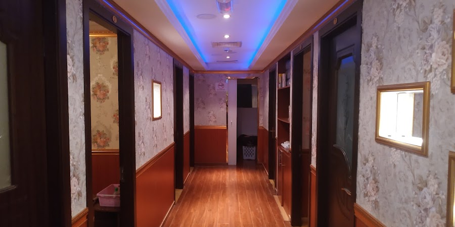 The Holiday Massage Spa — photo 2