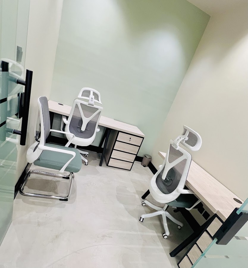 Chair Location Coworking Space - تشير لوكيشن مساحة عمل مشتركة جدة — photo 4