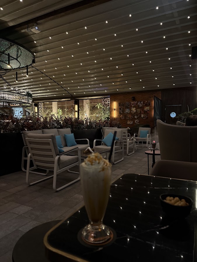 V Lounge — photo 3