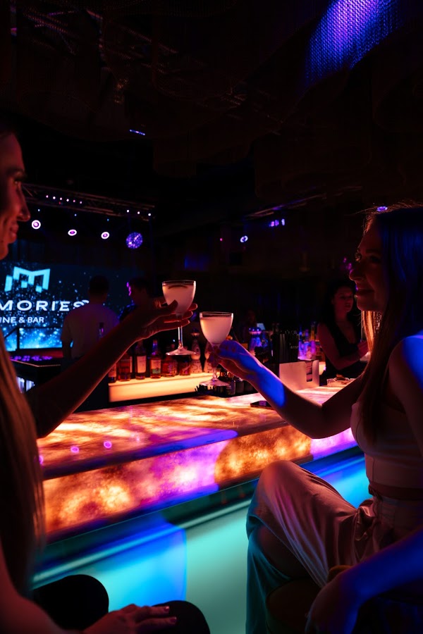 Memories Lounge — photo 2