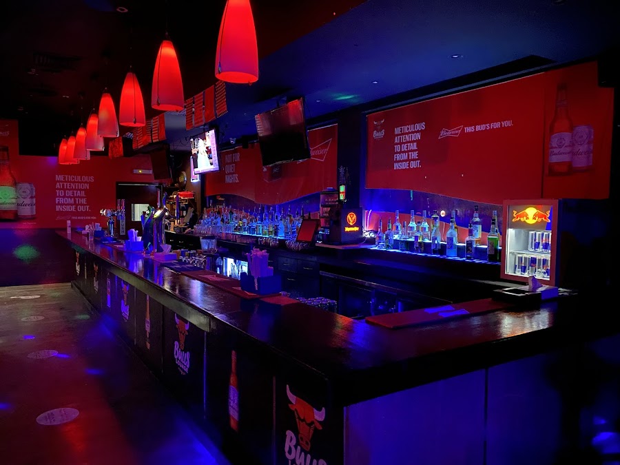 BULLS CLUB LOUNGE — photo 3