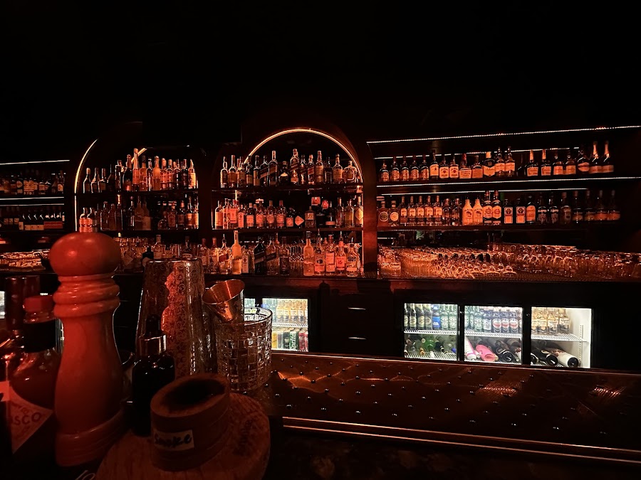 Iguana Lounge — photo 3