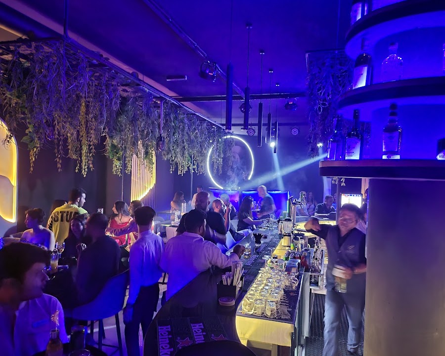 Q Lounge — photo 5