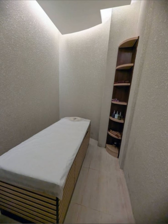 Light massage center